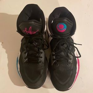 Nike Kyrie infinity’s. Color: Black/white/pink/blue. Size: men’s 10.5